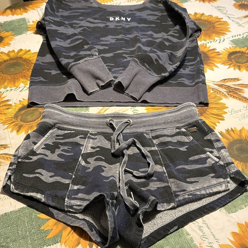 DKNY Black Camouflage Sweatshirt & Short Set Urban Style